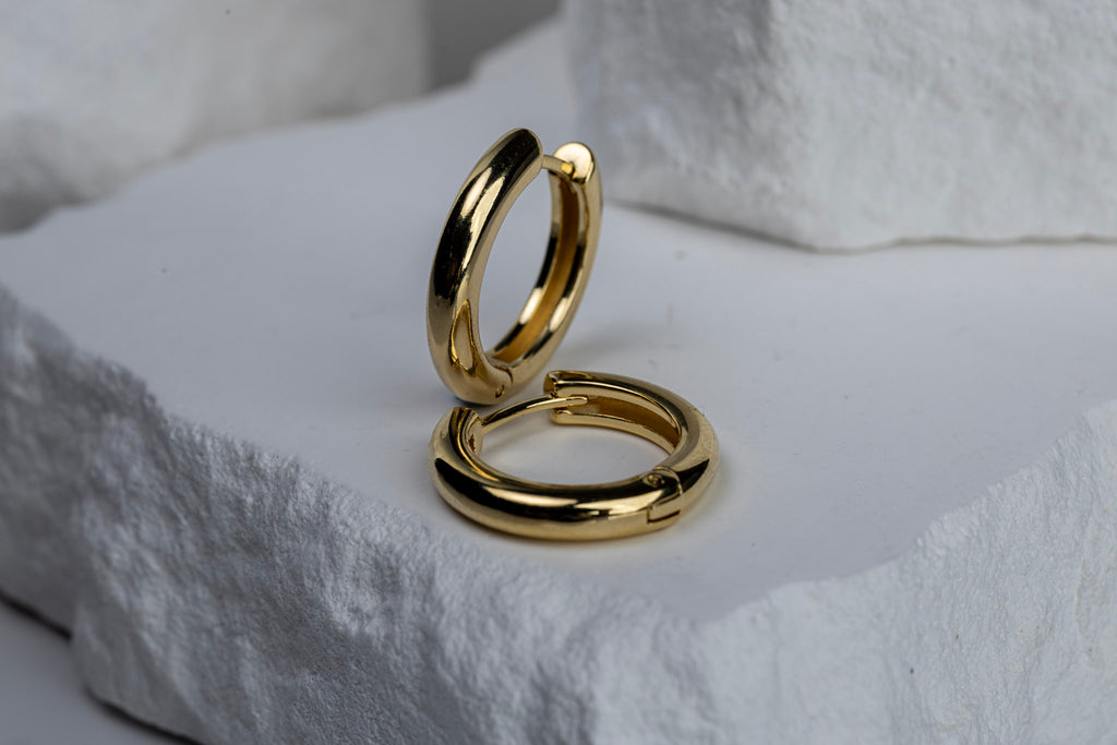 18k Gold Filled 20mm Polished Clicker Hoop Earrings – Classic Shine, Everyday Elegance
