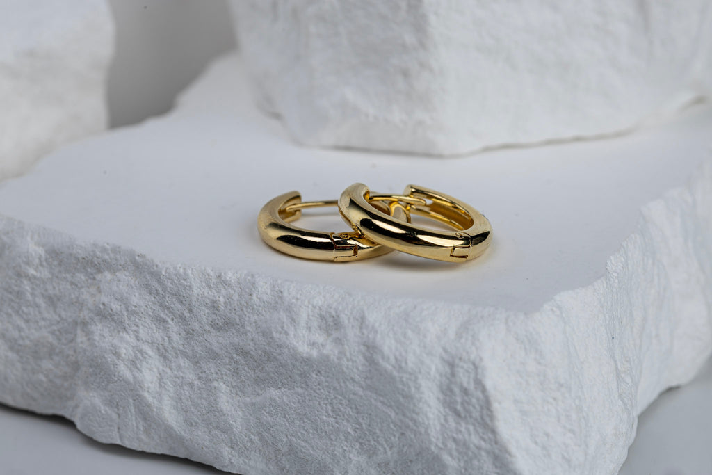 18k Gold Filled 20mm Polished Clicker Hoop Earrings – Classic Shine, Everyday Elegance