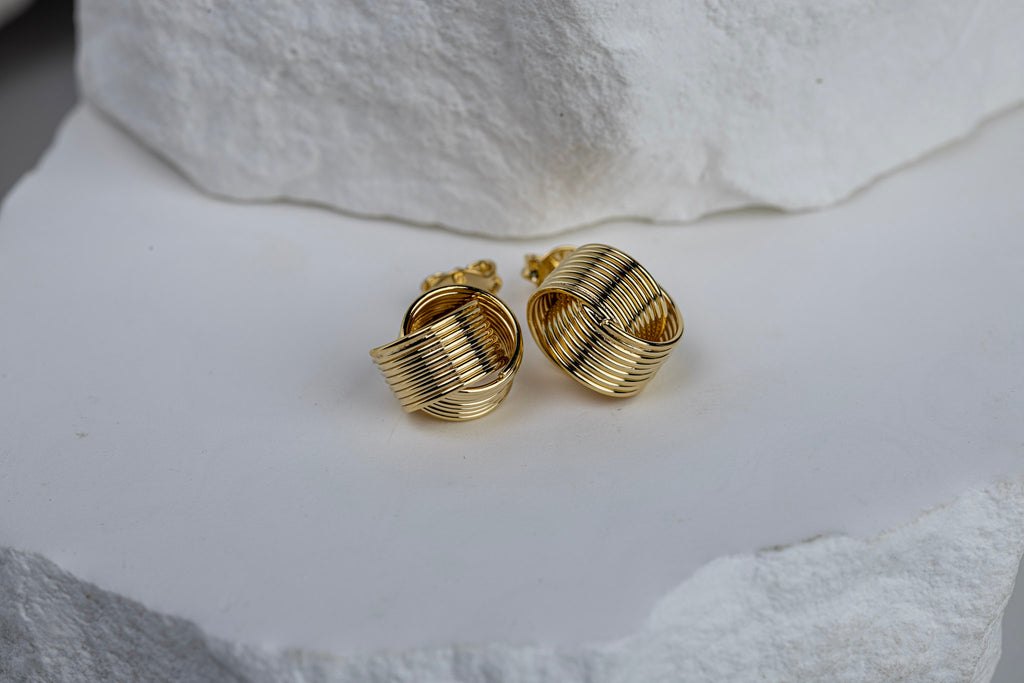 CAMi 18k Gold Filled Wire Knot Stud Earrings – Timeless, Elegant & Handcrafted in Brazil