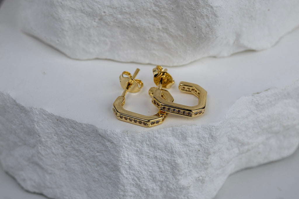 CAMi 18k Gold Filled Quadratini Earrings – Modern Geometry Meets Timeless Elegance