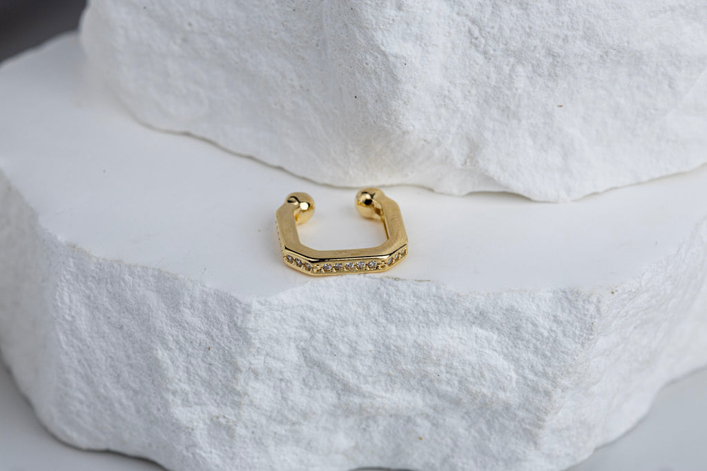 18k Gold Filled Quadratini Ear Cuff – Modern, Geometric & Handcrafted in Brazil