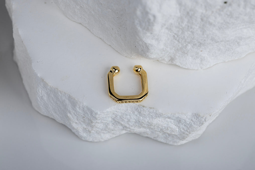 18k Gold Filled Quadratini Ear Cuff – Modern, Geometric & Handcrafted in Brazil