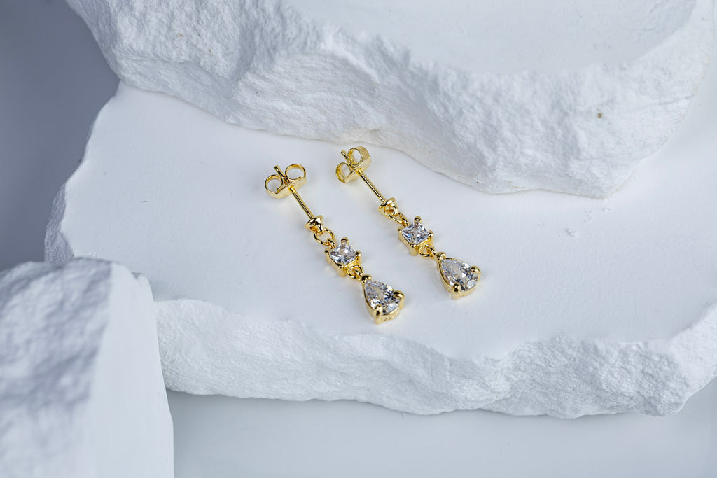 CAMi 18k Gold Filled Princess Cut & Drop CZ Dangling Earrings – Elegant, Sparkling & Handcrafted in Brazil
