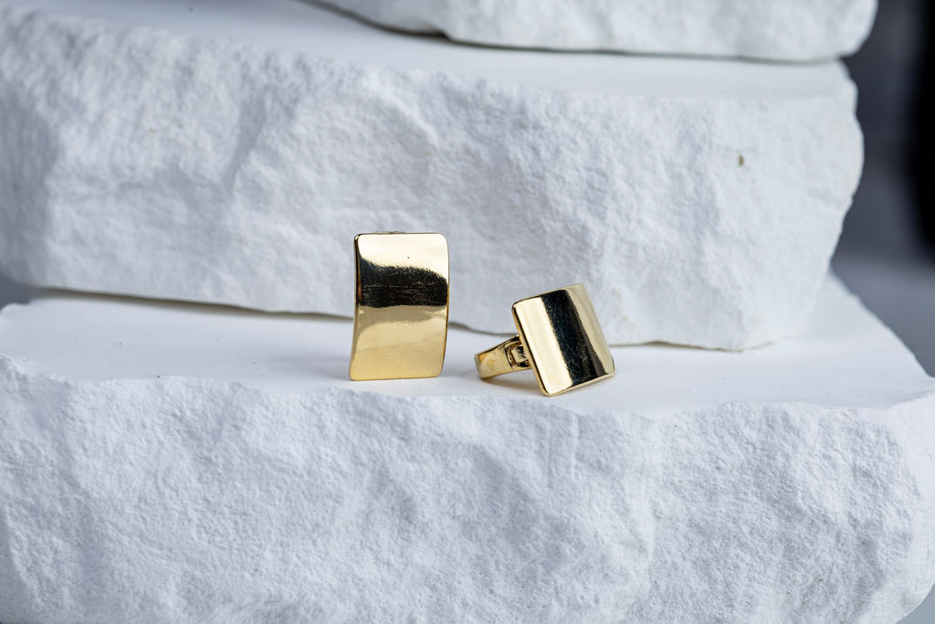CAMi 18k Gold Filled Polished Plate Clicker Hoop Earrings – Minimalist Elegance with Modern Edge