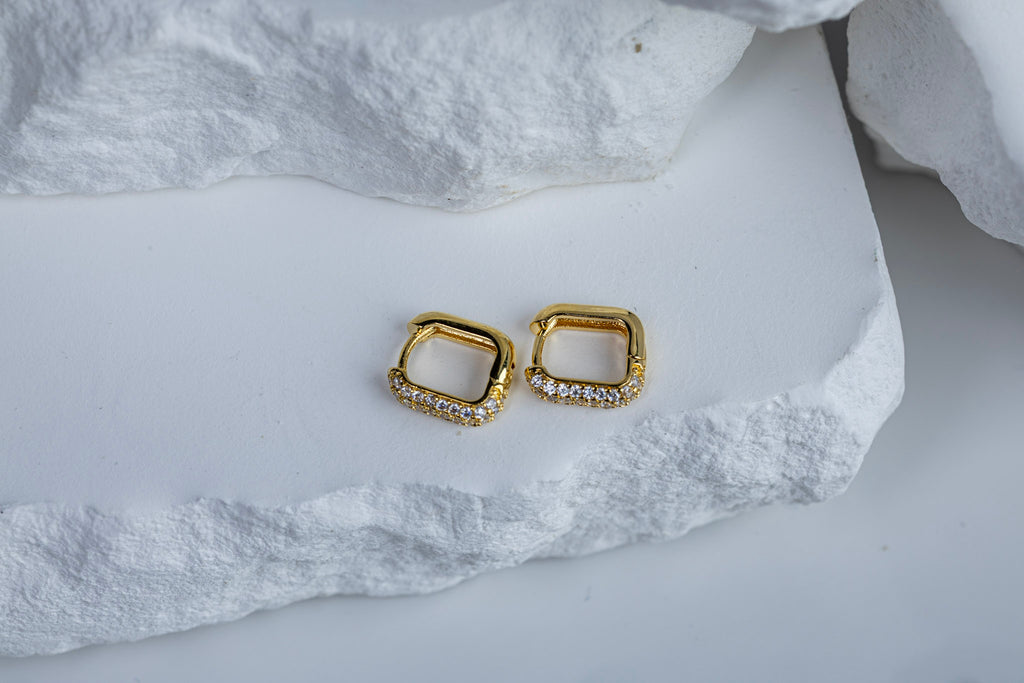 CAMi 18k Gold Filled Mini Rectangle Hoop Earrings with Cubic Zirconia – Dainty, Sparkling & Everyday Chic