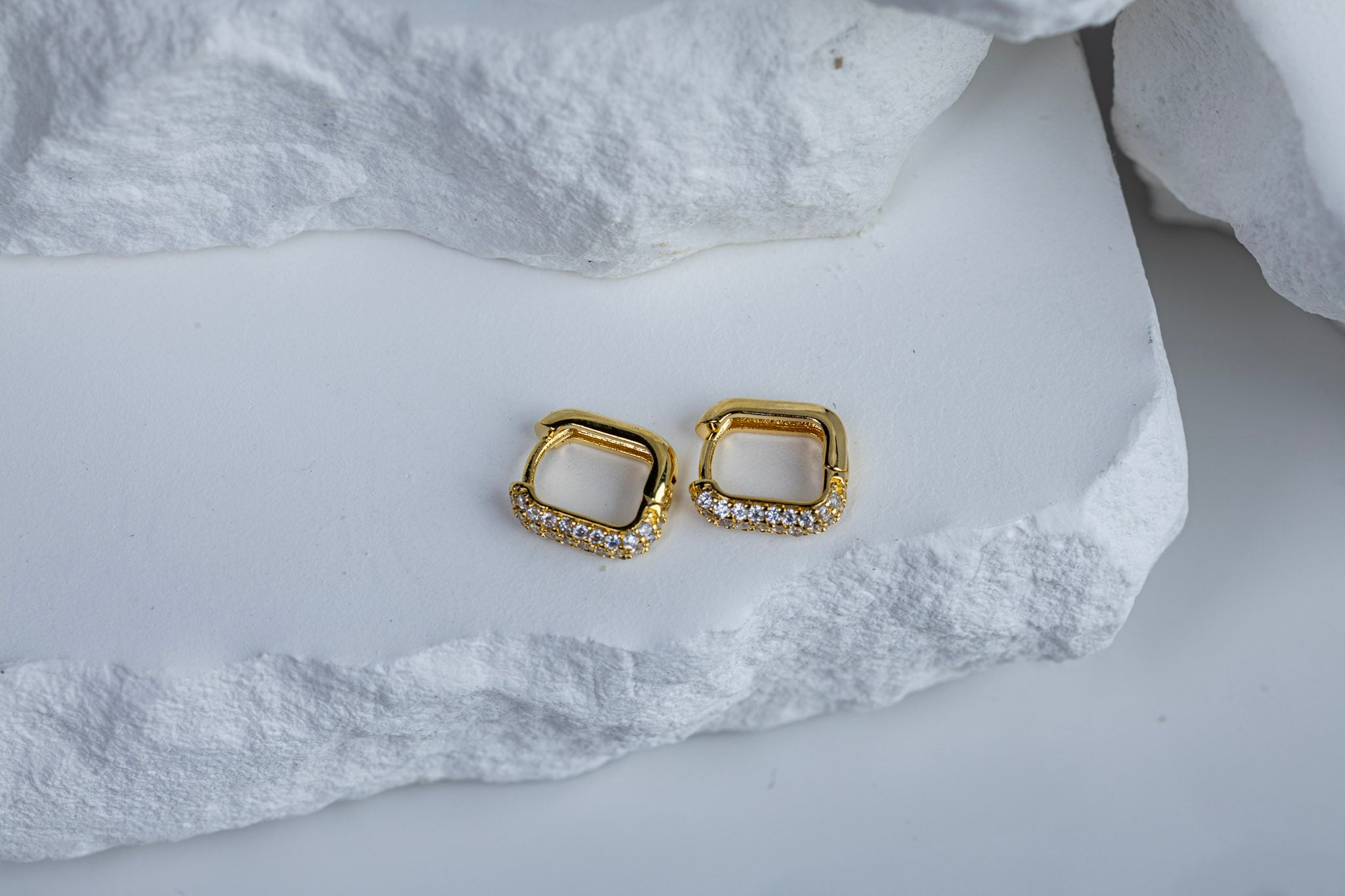 CAMi 18k Gold Filled Mini Rectangle Hoop Earrings with Cubic Zirconia – Dainty, Sparkling & Everyday Chic