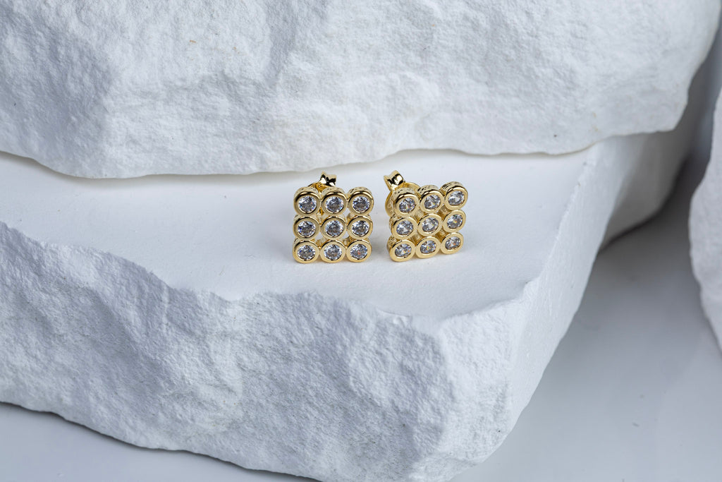 CAMi 18k Gold Filled 3x3 Round Zirconia Square Stud Earrings – Minimalist, Sparkling & Unique