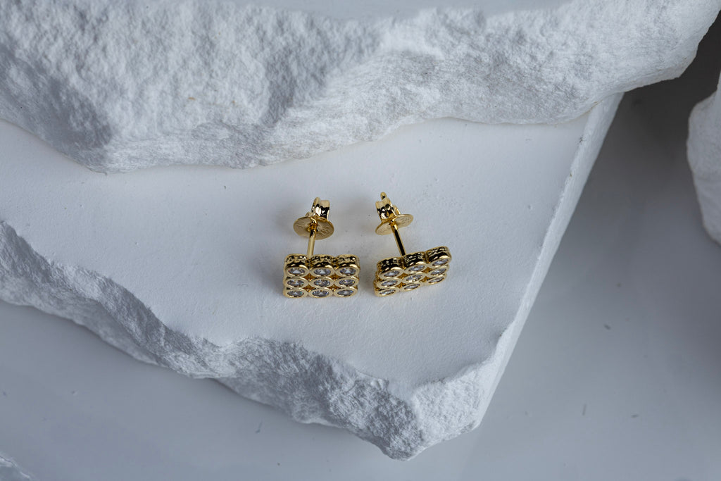 CAMi 18k Gold Filled 3x3 Round Zirconia Square Stud Earrings – Minimalist, Sparkling & Unique