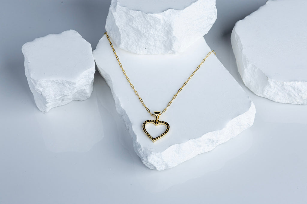 CAMi 18k Gold Filled Stoned Heart Necklace – Elegant, Symbolic & Handcrafted in Brazil