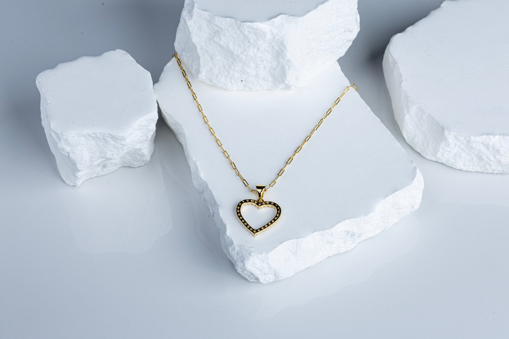 CAMi 18k Gold Filled Stoned Heart Necklace – Elegant, Symbolic & Handcrafted in Brazil
