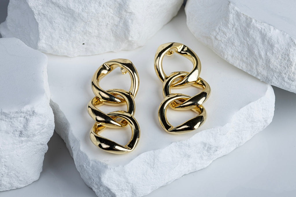 CAMi 18k Gold Filled Chain Drop Earrings – Bold, Lightweight & Statement Chic