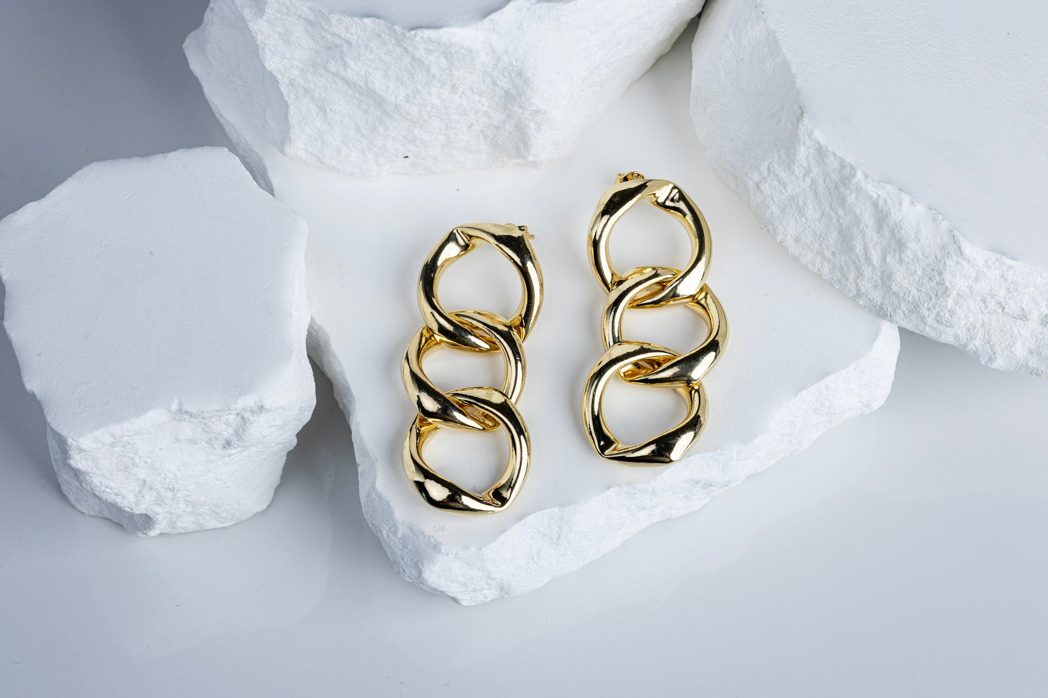 CAMi 18k Gold Filled Chain Drop Earrings – Bold, Lightweight & Statement Chic