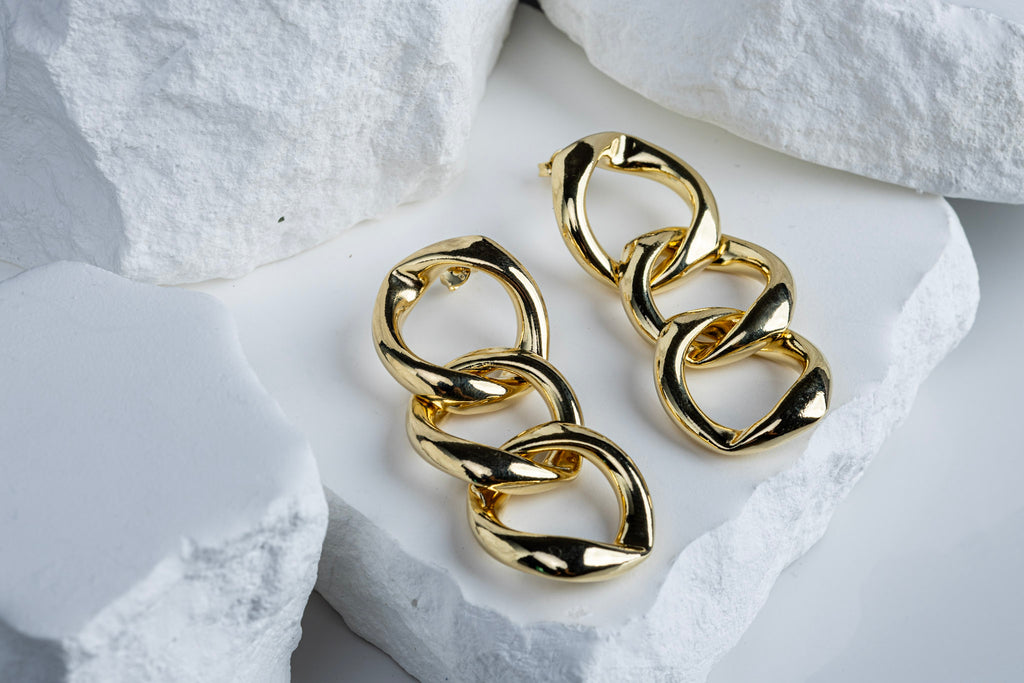 CAMi 18k Gold Filled Chain Drop Earrings – Bold, Lightweight & Statement Chic