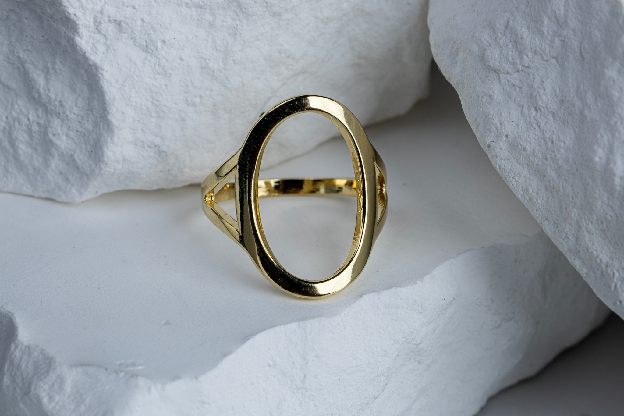 CAMi 18k Gold Filled Oval Geometric Ring – Modern, Elegant & Handcrafted in Brazil