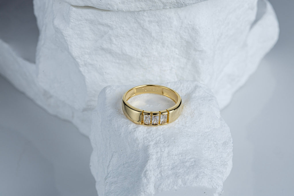 CAMi 18k Gold Filled Trio Baguette CZ Stone Ring – Elegant, Sparkling & Handcrafted in Brazil