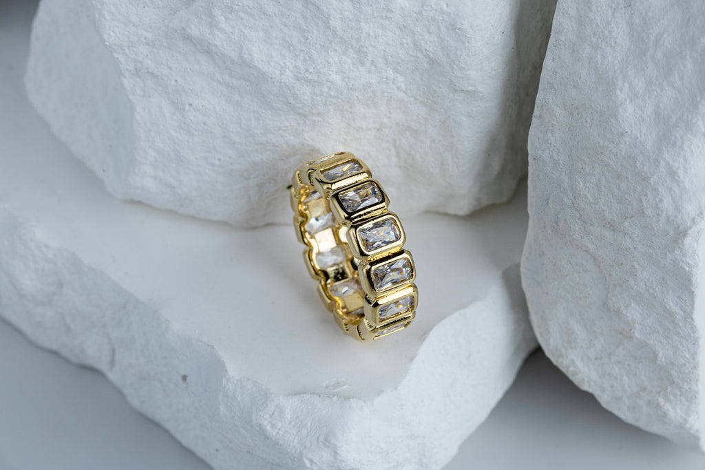 CAMi 18k Gold Filled Chunky CZ Eternity Band Ring – Bold, Sparkling & Handcrafted in Brazil