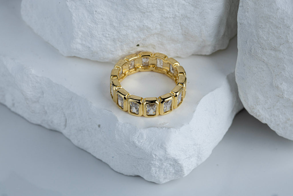 CAMi 18k Gold Filled Chunky CZ Eternity Band Ring – Bold, Sparkling & Handcrafted in Brazil