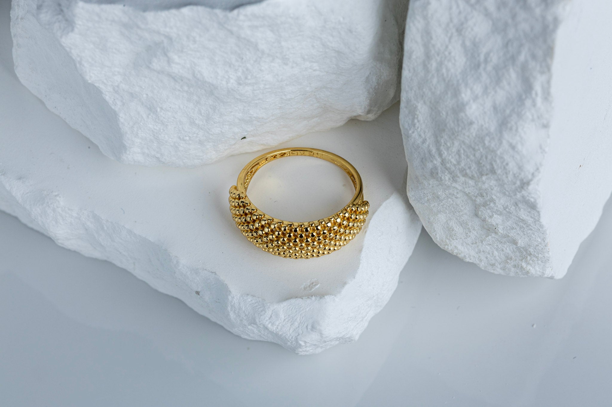 CAMi 18k Gold Filled Bead Cluster Ring – Bold, Elegant & Handcrafted in Brazil