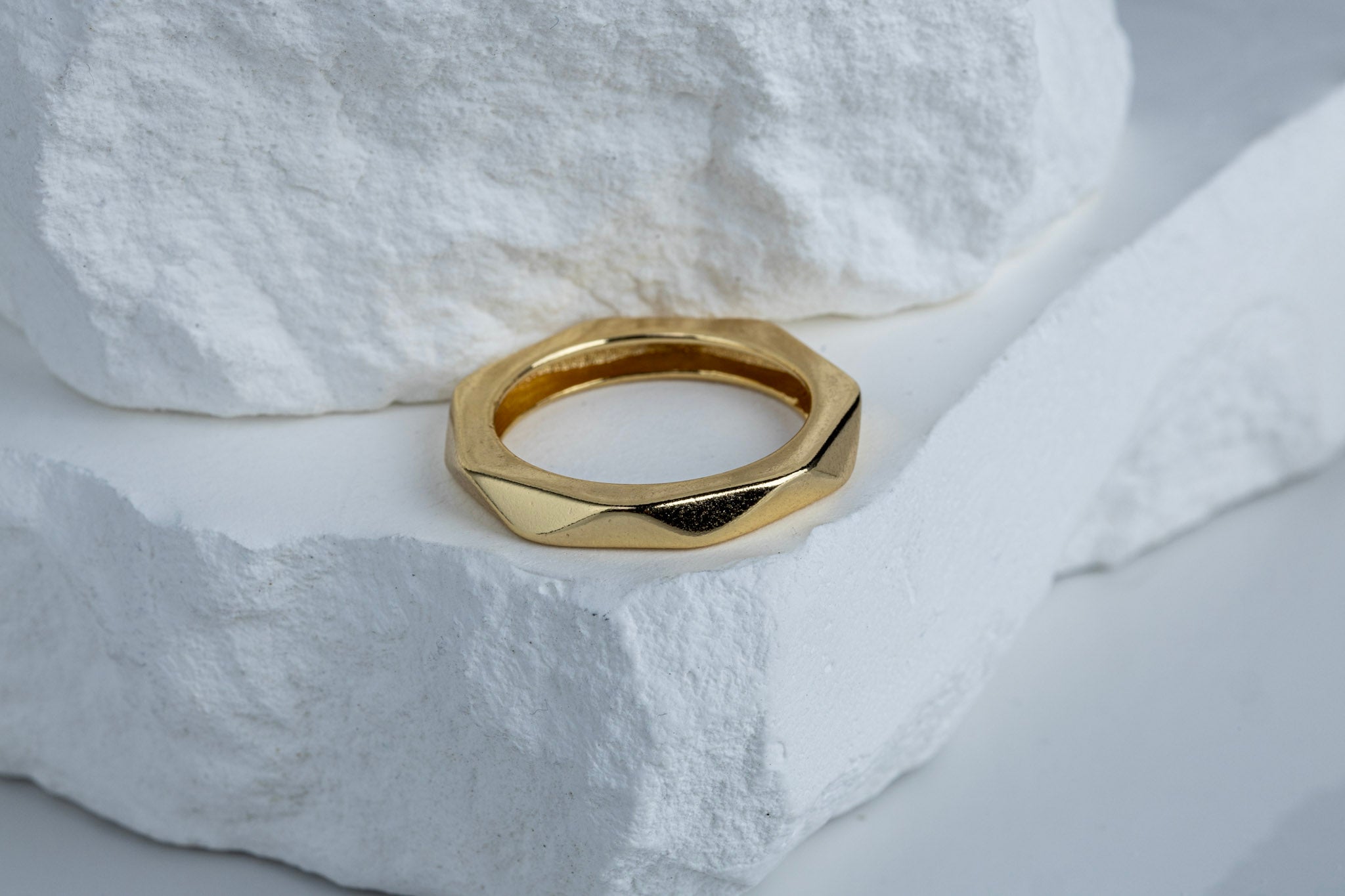 18k Gold Filled Faceted Band Ring – Modern, Elegant & Handcrafted in Brazil