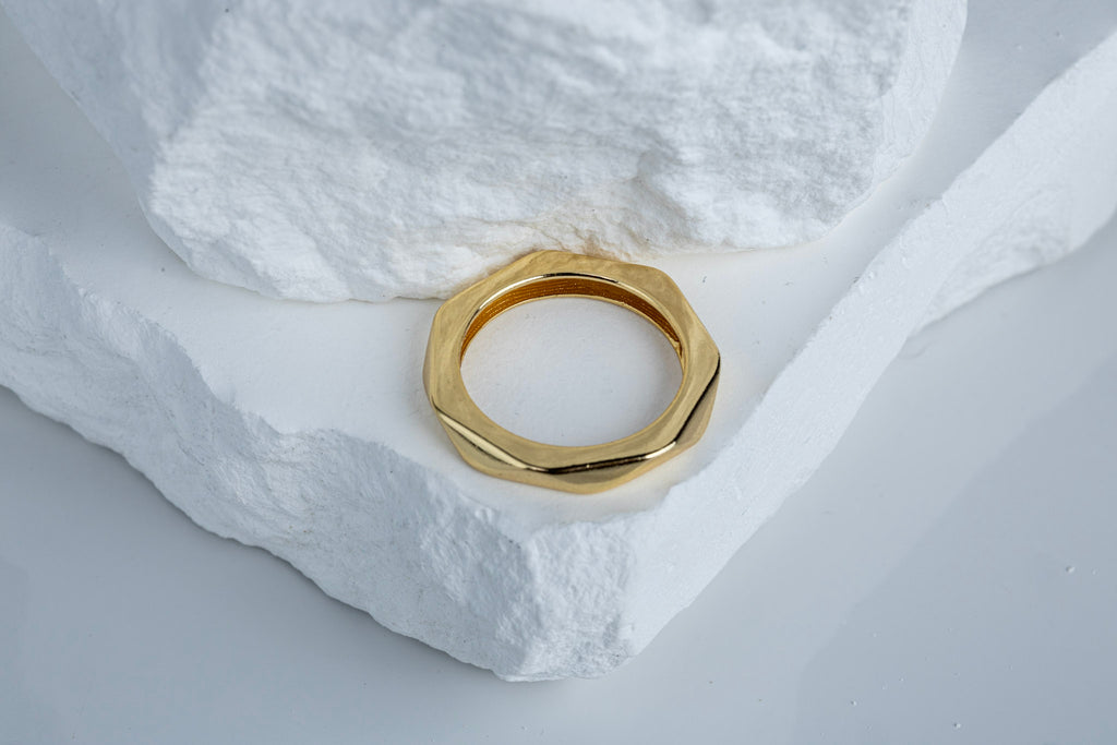 18k Gold Filled Faceted Band Ring – Modern, Elegant & Handcrafted in Brazil