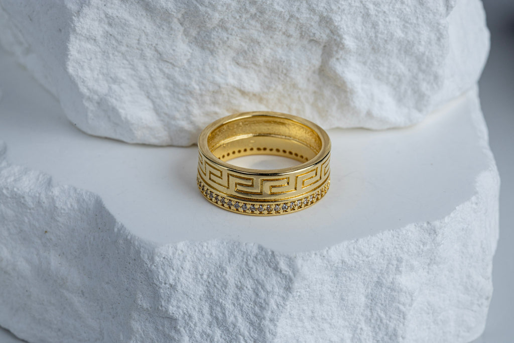 CAMi 18k Gold Filled Greek Pattern Band Ring with Cubic Zirconia – Timeless, Elegant & Handcrafted in Brazil