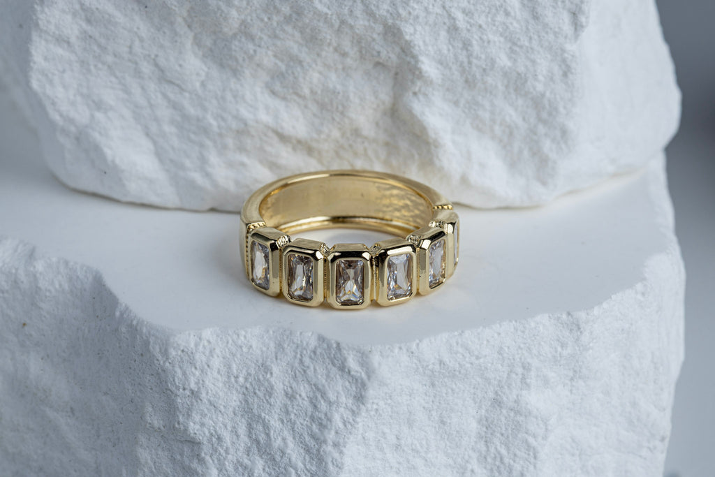 CAMi 18k Gold Filled Chunky CZ Ring – Elegant, Sparkling & Handcrafted in Brazil