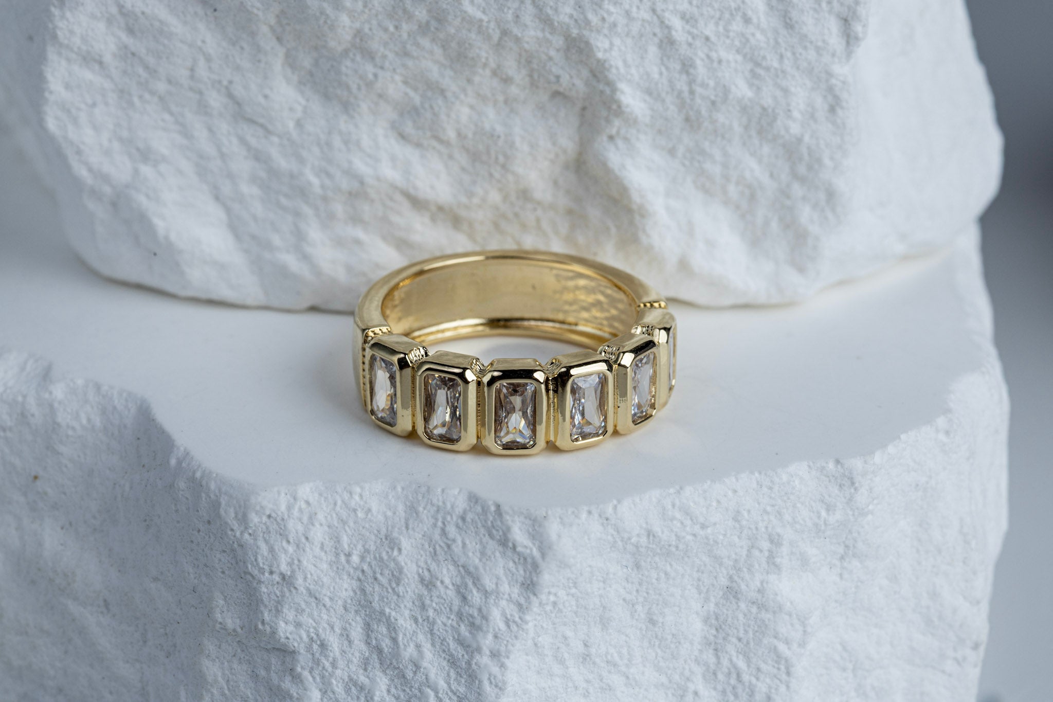 CAMi 18k Gold Filled Chunky CZ Ring – Elegant, Sparkling & Handcrafted in Brazil