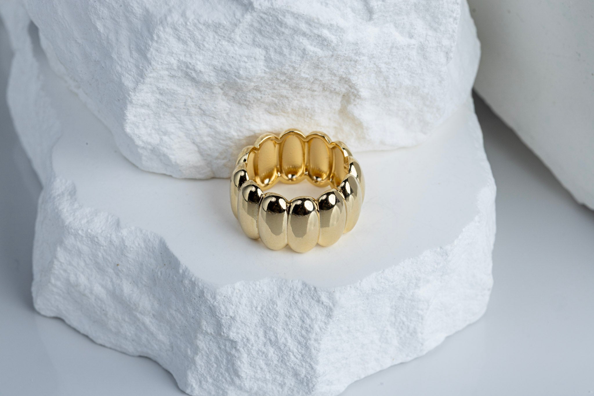 18k Gold Filled Oversized Scalloped Ring – Bold, Artistic & Handcrafted in Brazil