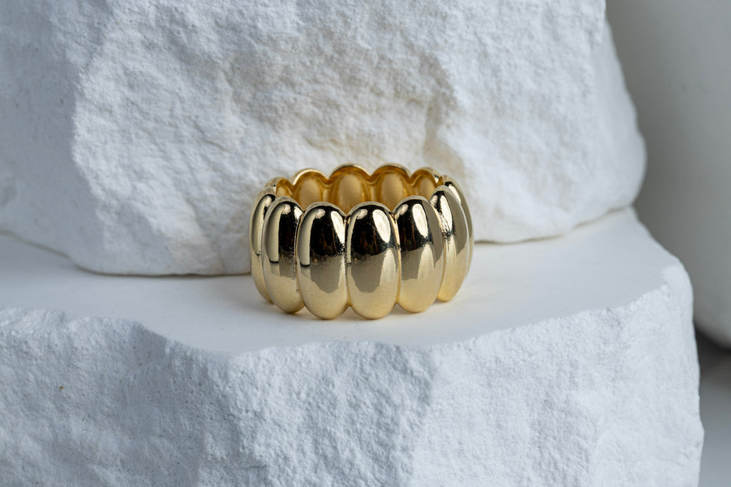 18k Gold Filled Oversized Scalloped Ring – Bold, Artistic & Handcrafted in Brazil