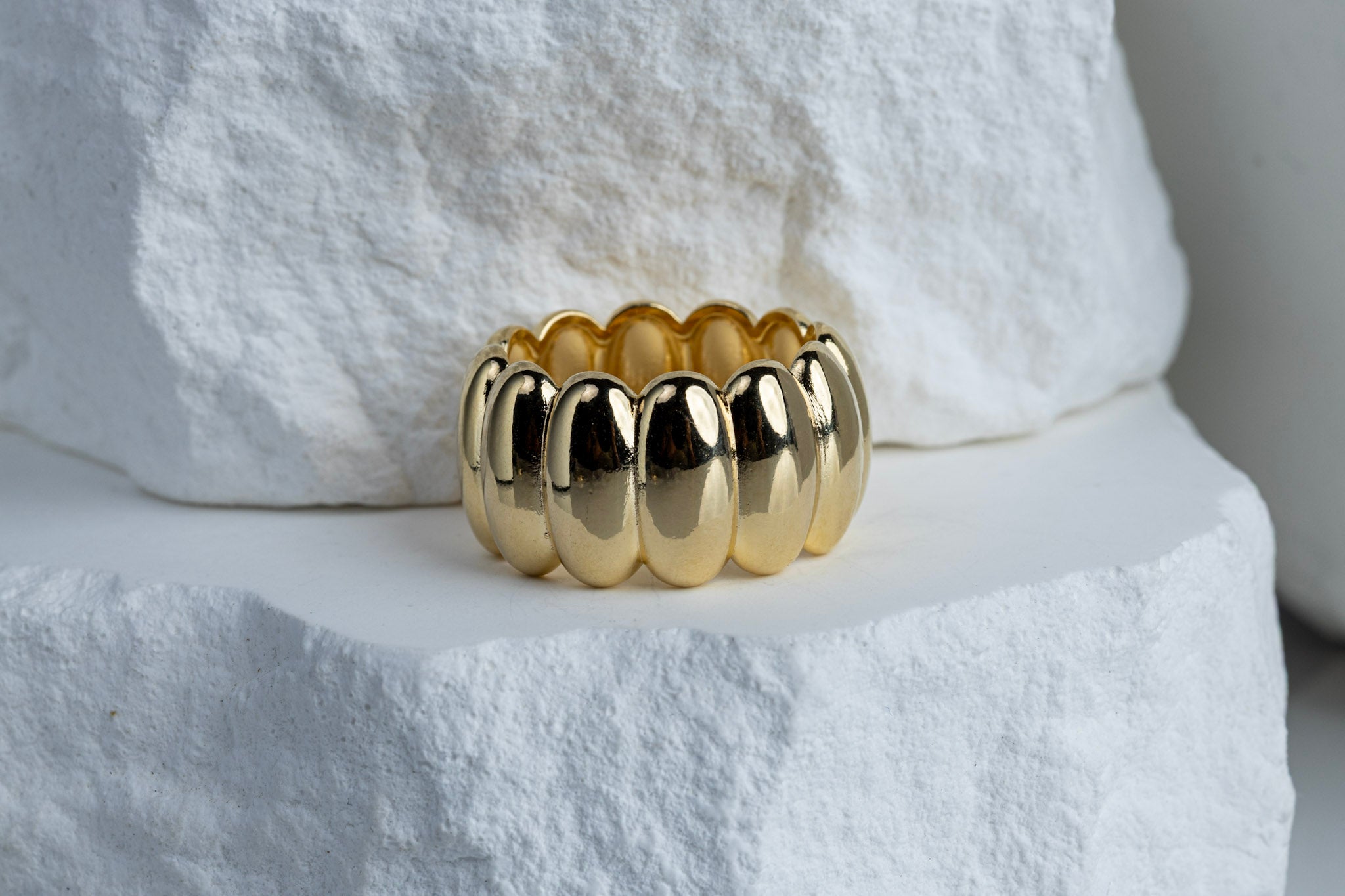 18k Gold Filled Oversized Scalloped Ring – Bold, Artistic & Handcrafted in Brazil