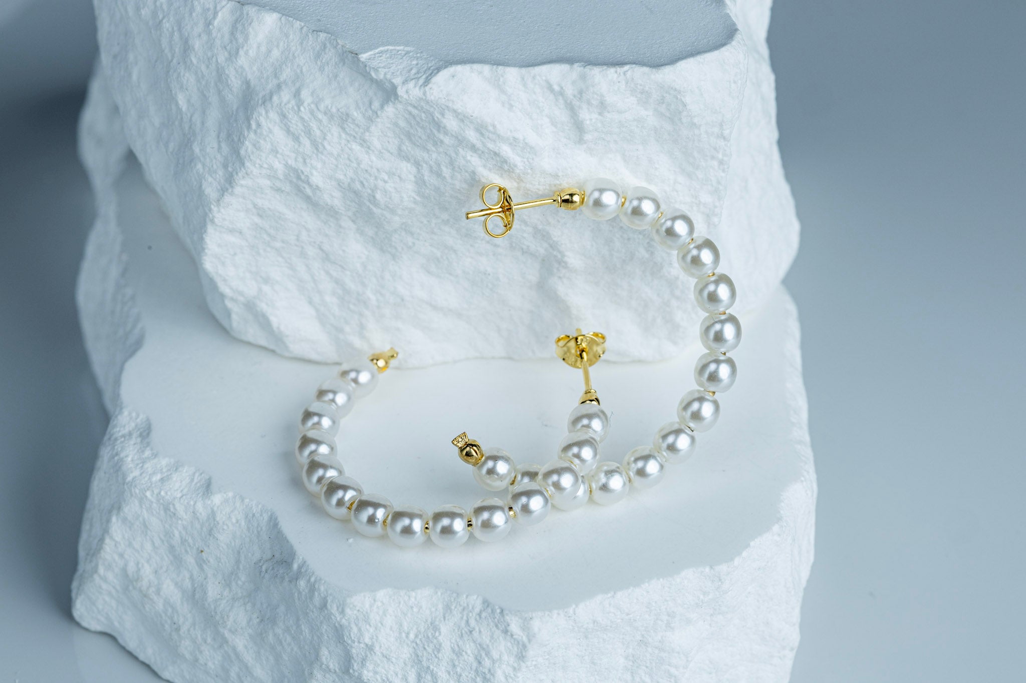 18k Gold Filled 35mm Simulated Pearl Beaded Half-Hoop Earrings – Bold, Feminine & Sophisticated