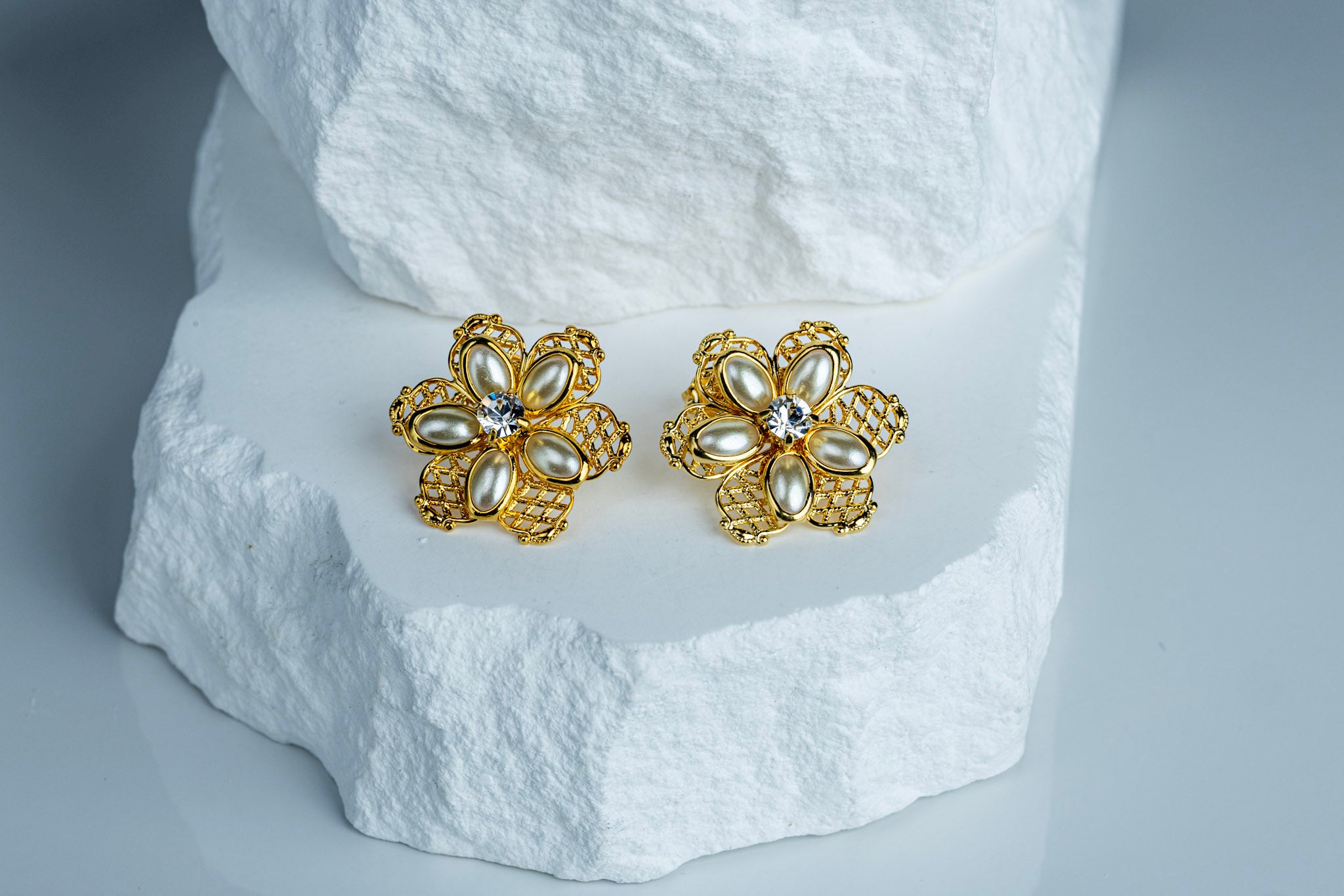 18k Gold Filled Mesh Flower Earrings – Feminine, Elegant & Handcrafted