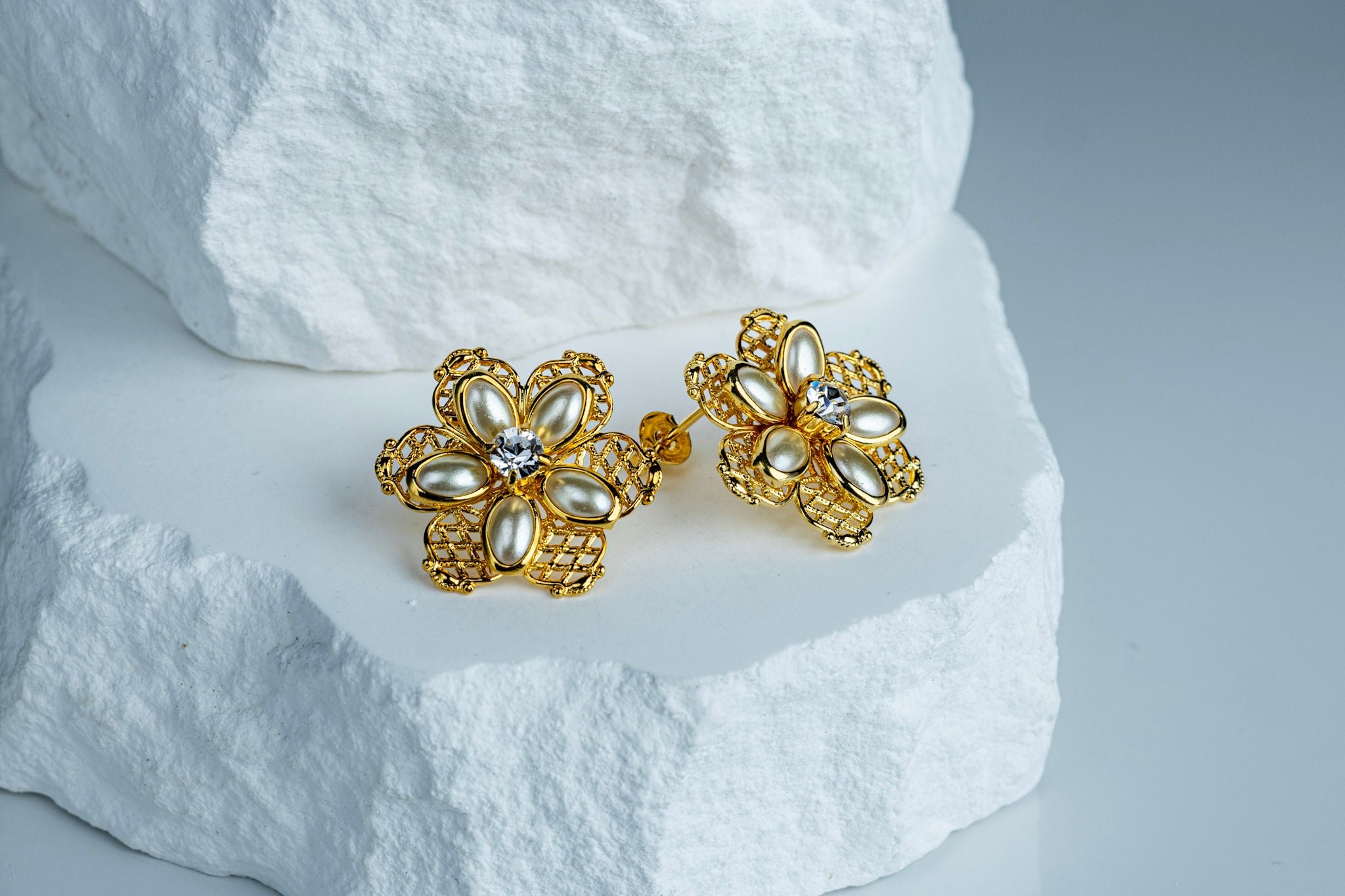 18k Gold Filled Mesh Flower Earrings – Feminine, Elegant & Handcrafted