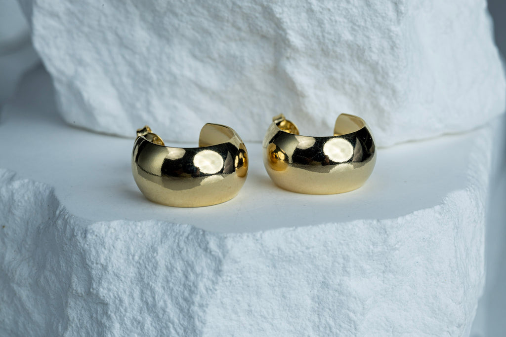 CAMi 18k Gold Filled Rounded Fat Half-Hoop Earrings – Bold, Modern & Effortlessly Chic