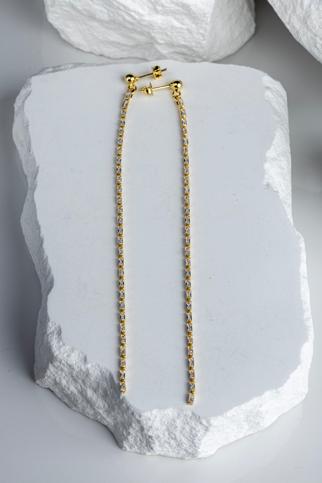 CAMi 18k Gold Filled Baguette Chain Drop Earrings – Elegant, Sparkling & Handcrafted in Brazil