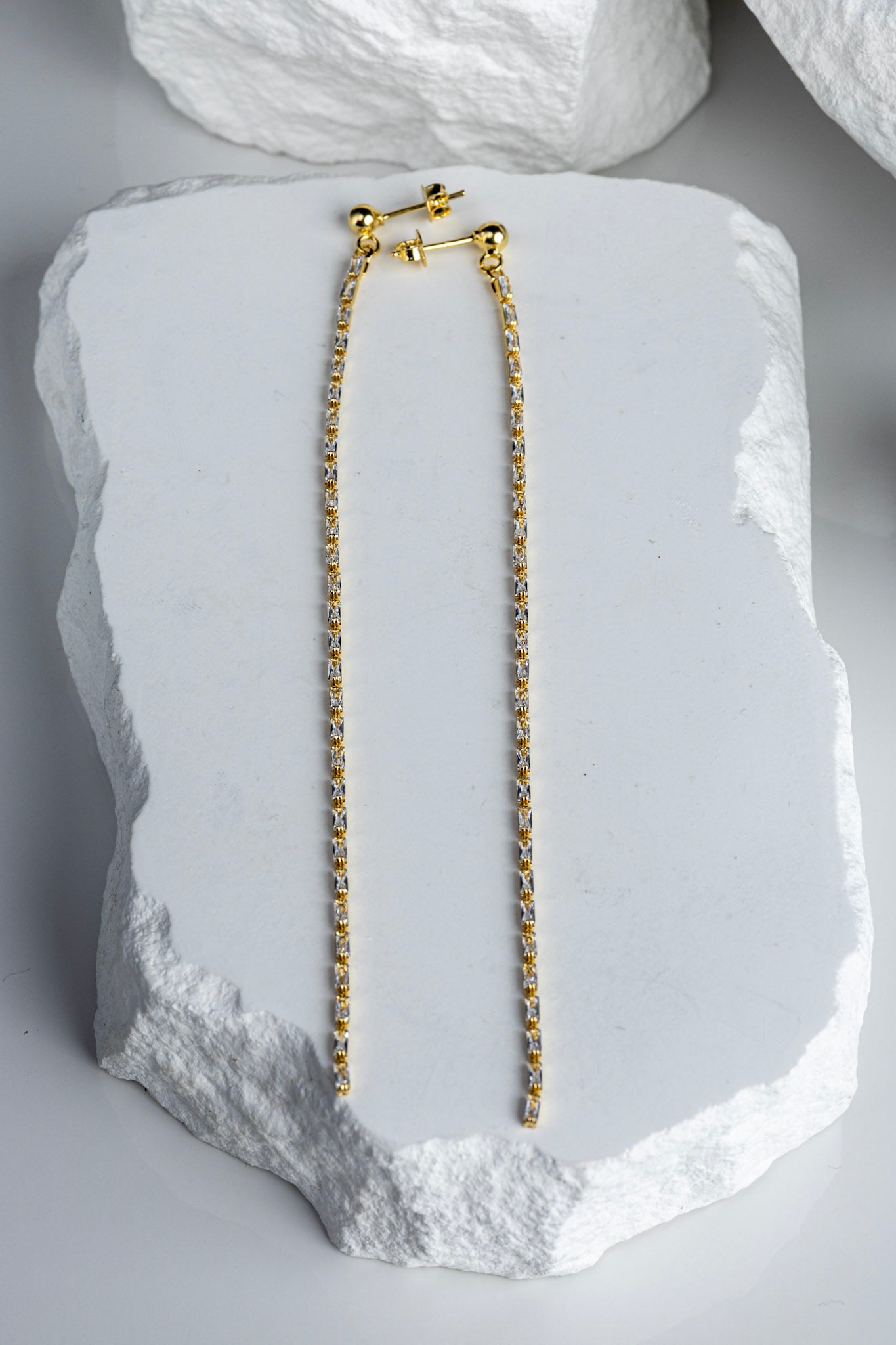 CAMi 18k Gold Filled Baguette Chain Drop Earrings – Elegant, Sparkling & Handcrafted in Brazil