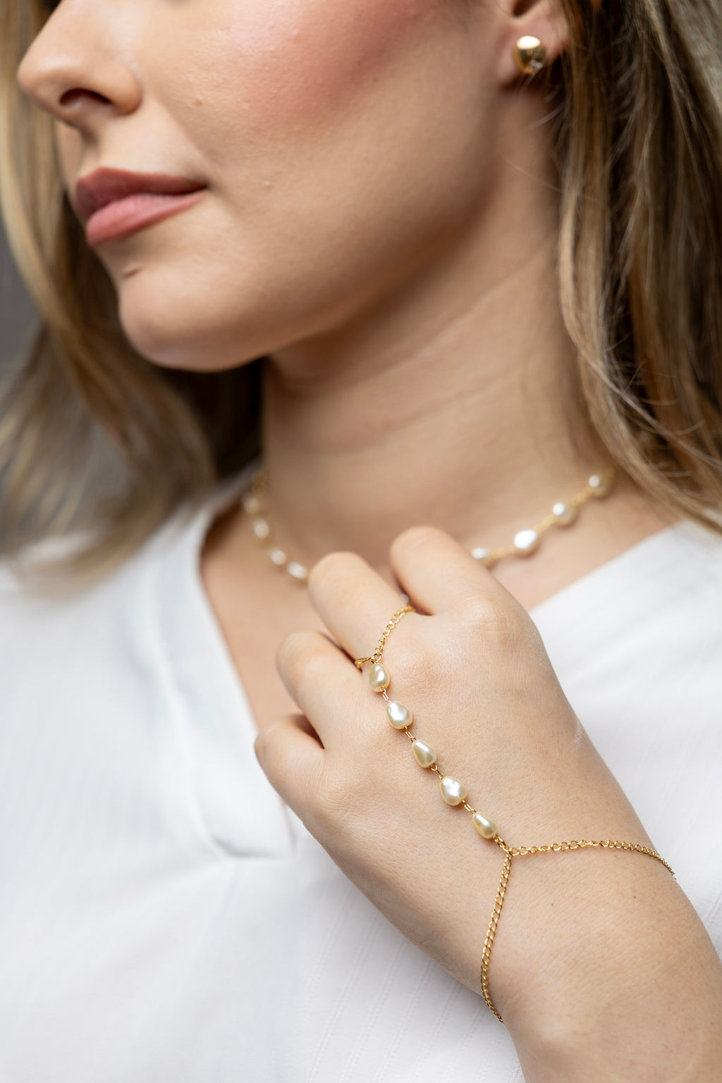 18k Gold Filled Baroque Pearl Hand Chain – Unique, Elegant & Handcrafted in Brazil