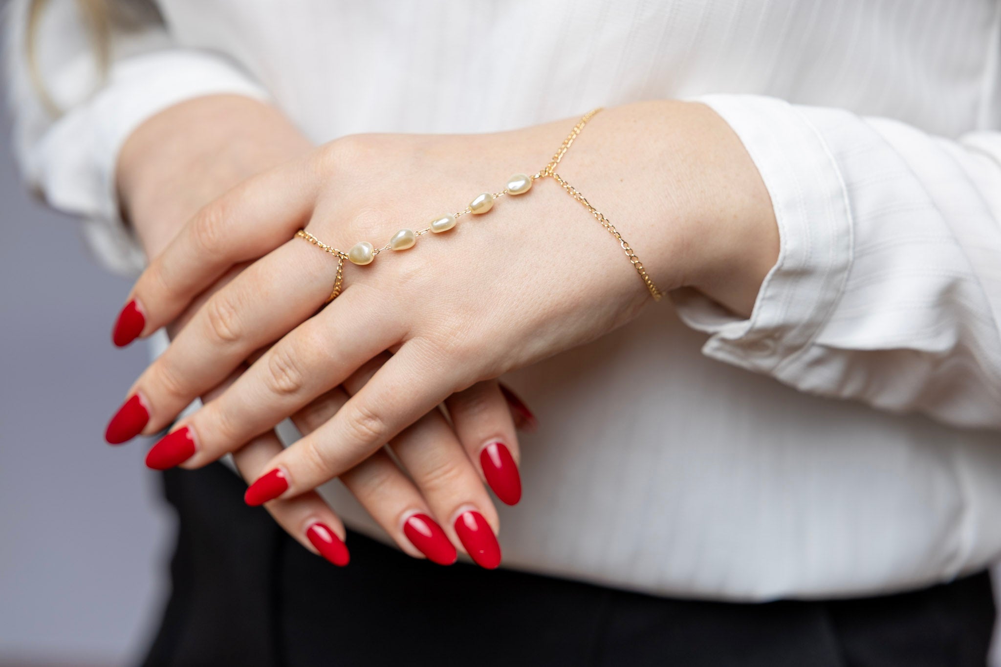 18k Gold Filled Baroque Pearl Hand Chain – Unique, Elegant & Handcrafted in Brazil