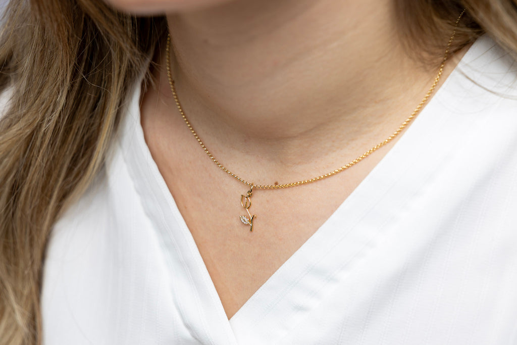 18k Gold Filled Tulip Charm Necklace18k Gold Filled Tulip Charm Necklace – Elegant, Symbolic & Handcrafted in Brazil