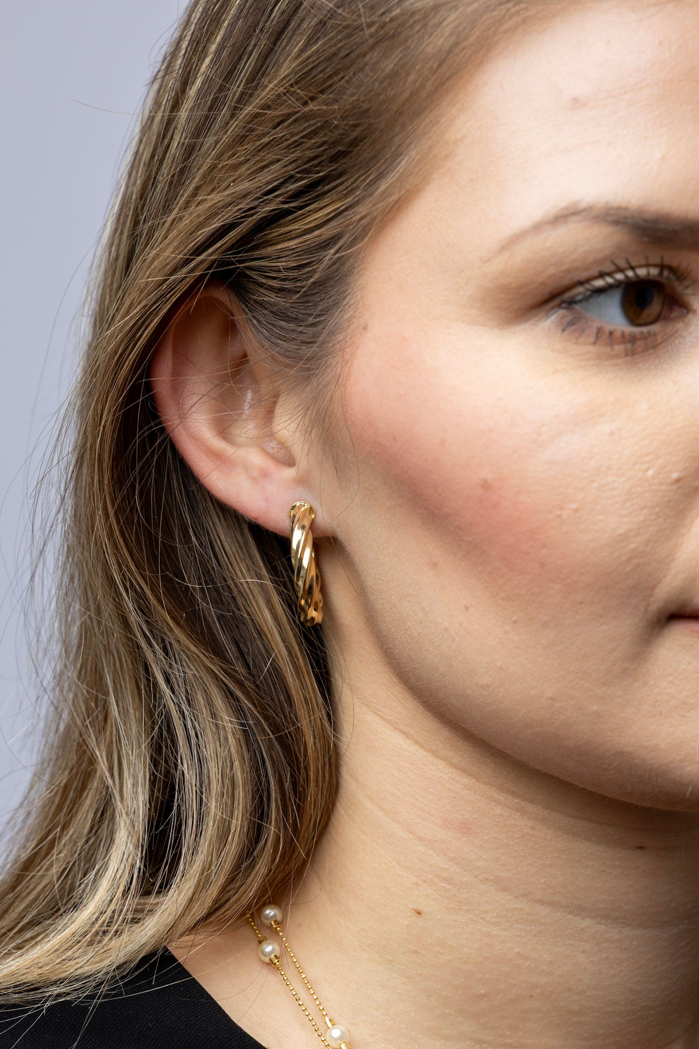 18k Gold Filled Twisted Half-Hoop Earrings – Classic Italian Style with Modern Elegance