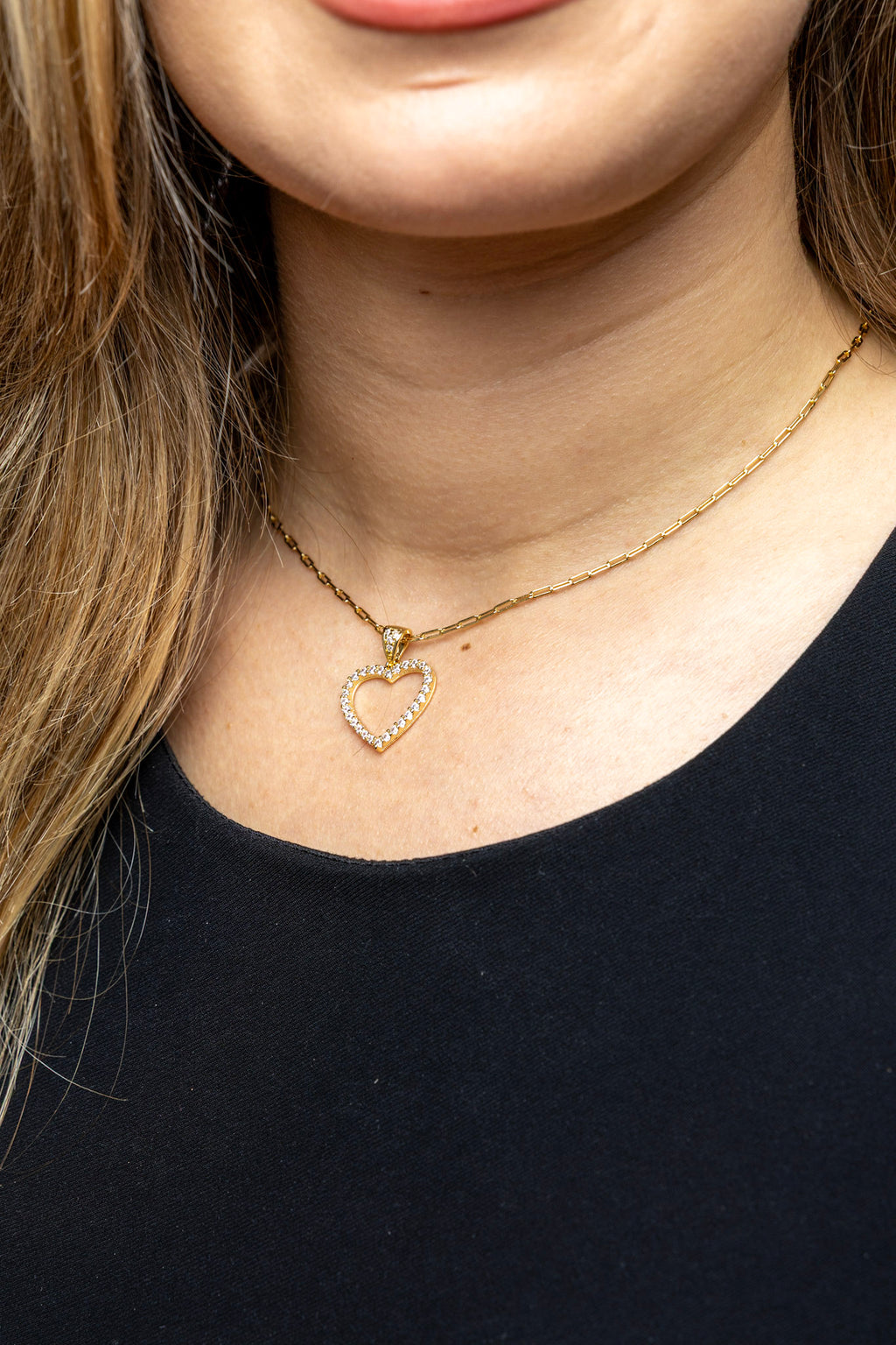 CAMi 18k Gold Filled Stoned Heart Necklace – Elegant, Symbolic & Handcrafted in Brazil