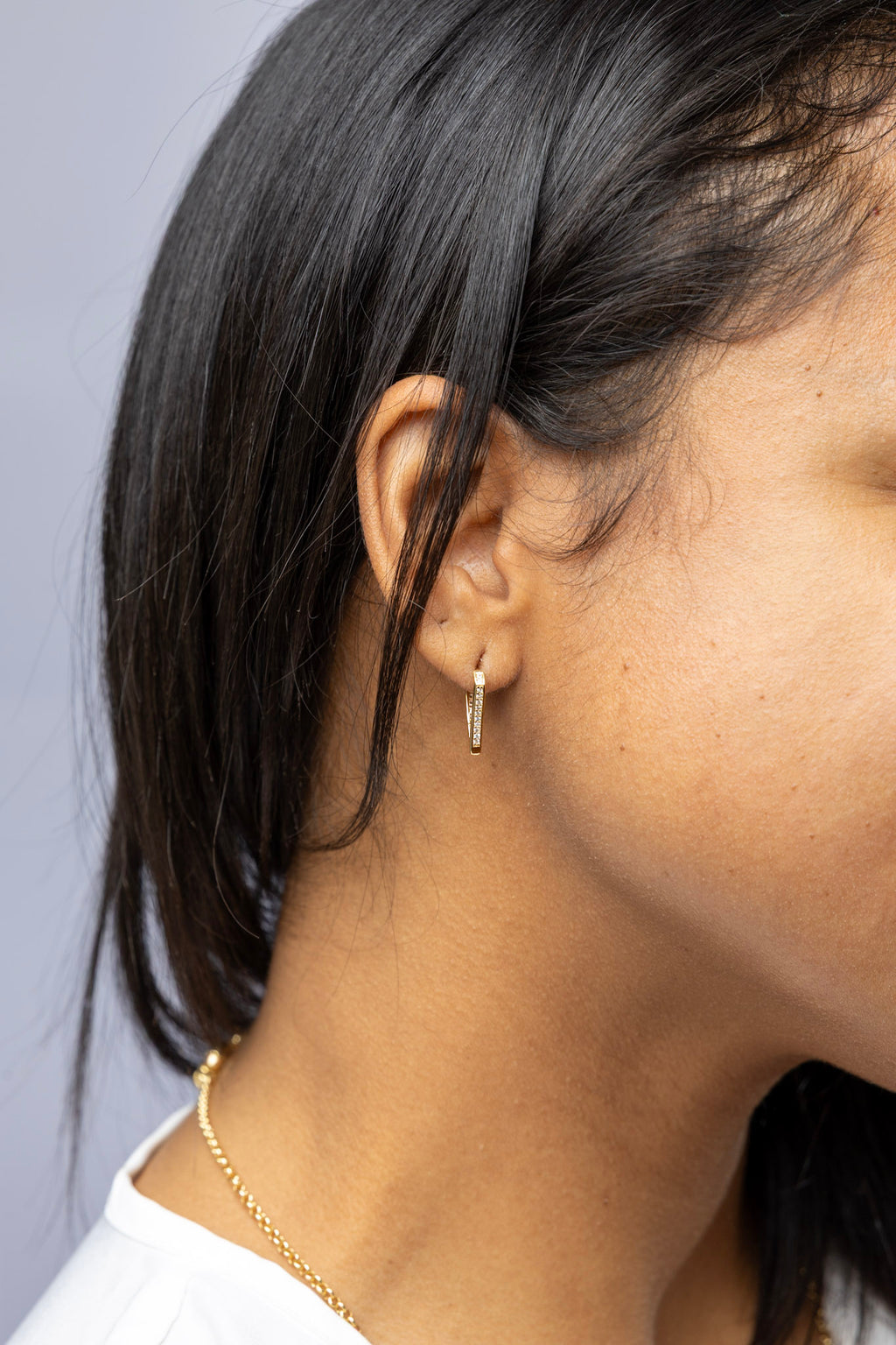 CAMi 18k Gold Filled V Shape CZ Clicker Hoop Earrings – Modern, Sparkling & Handcrafted in Brazil