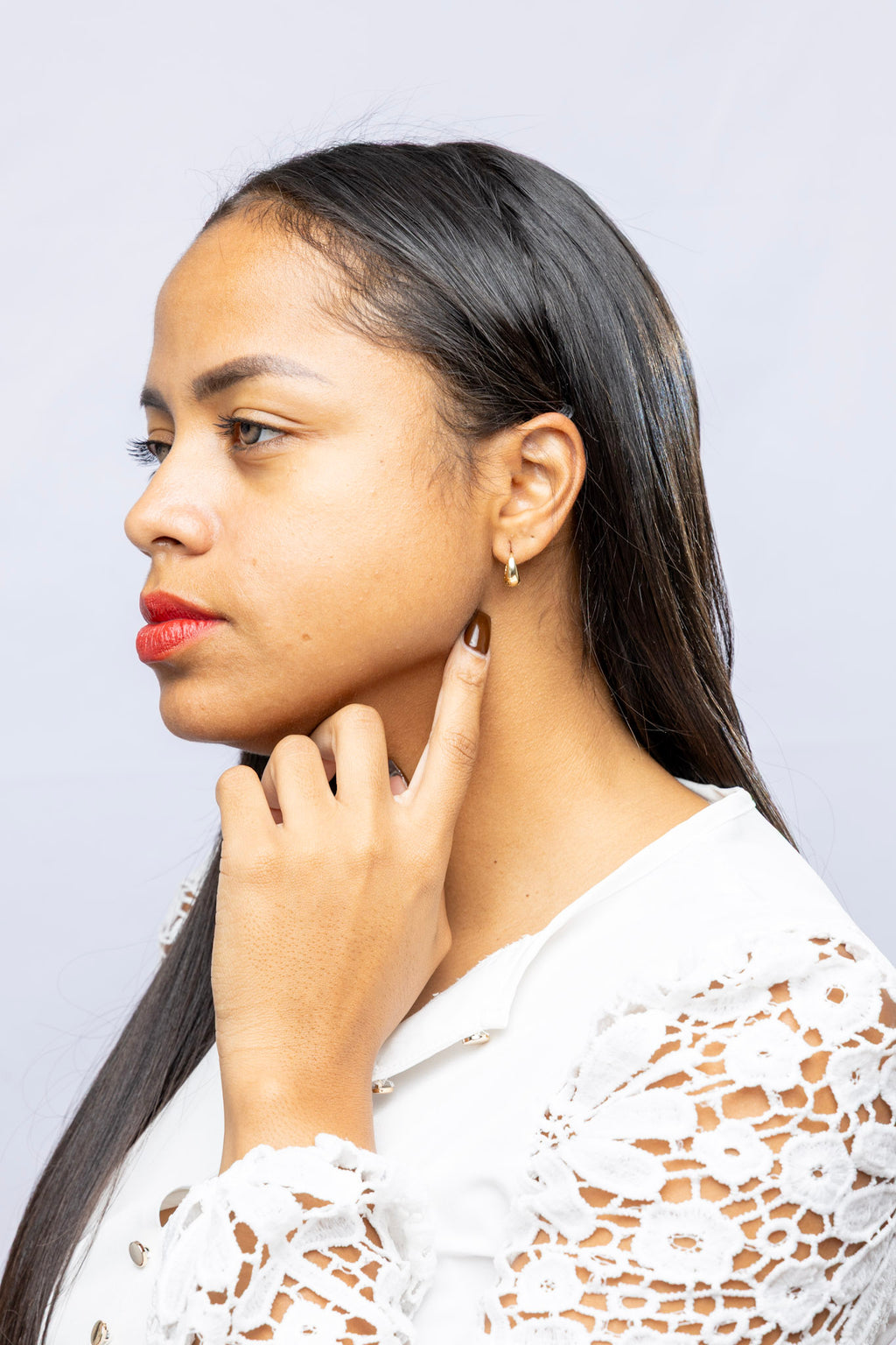 CAMi 18k Gold Filled Polished Clicker Hoop Earrings – Sleek, Modern & Everyday Chic
