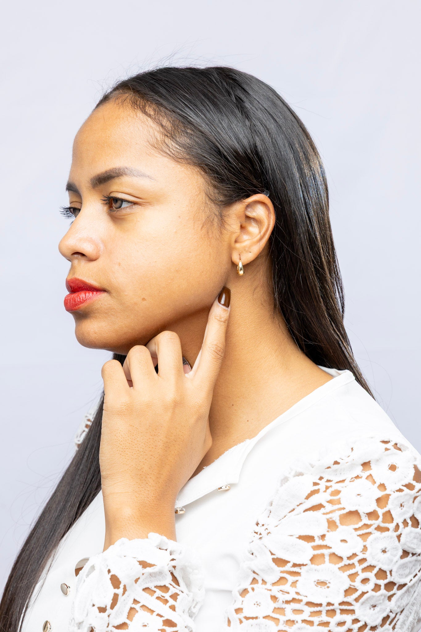 CAMi 18k Gold Filled Polished Clicker Hoop Earrings – Sleek, Modern & Everyday Chic