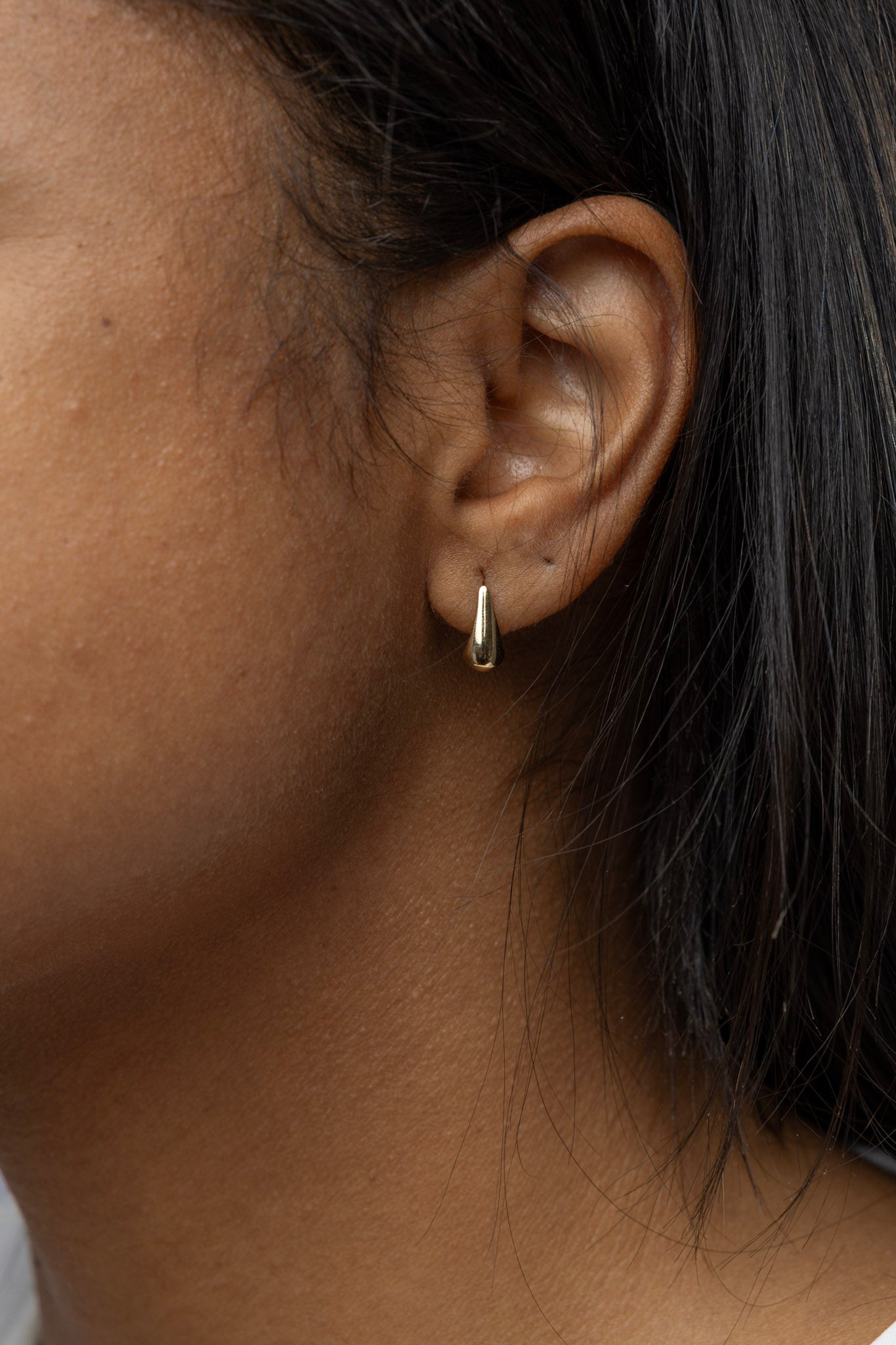 CAMi 18k Gold Filled 12mm Teardrop Stud Earrings – Elegant, Timeless & Versatile