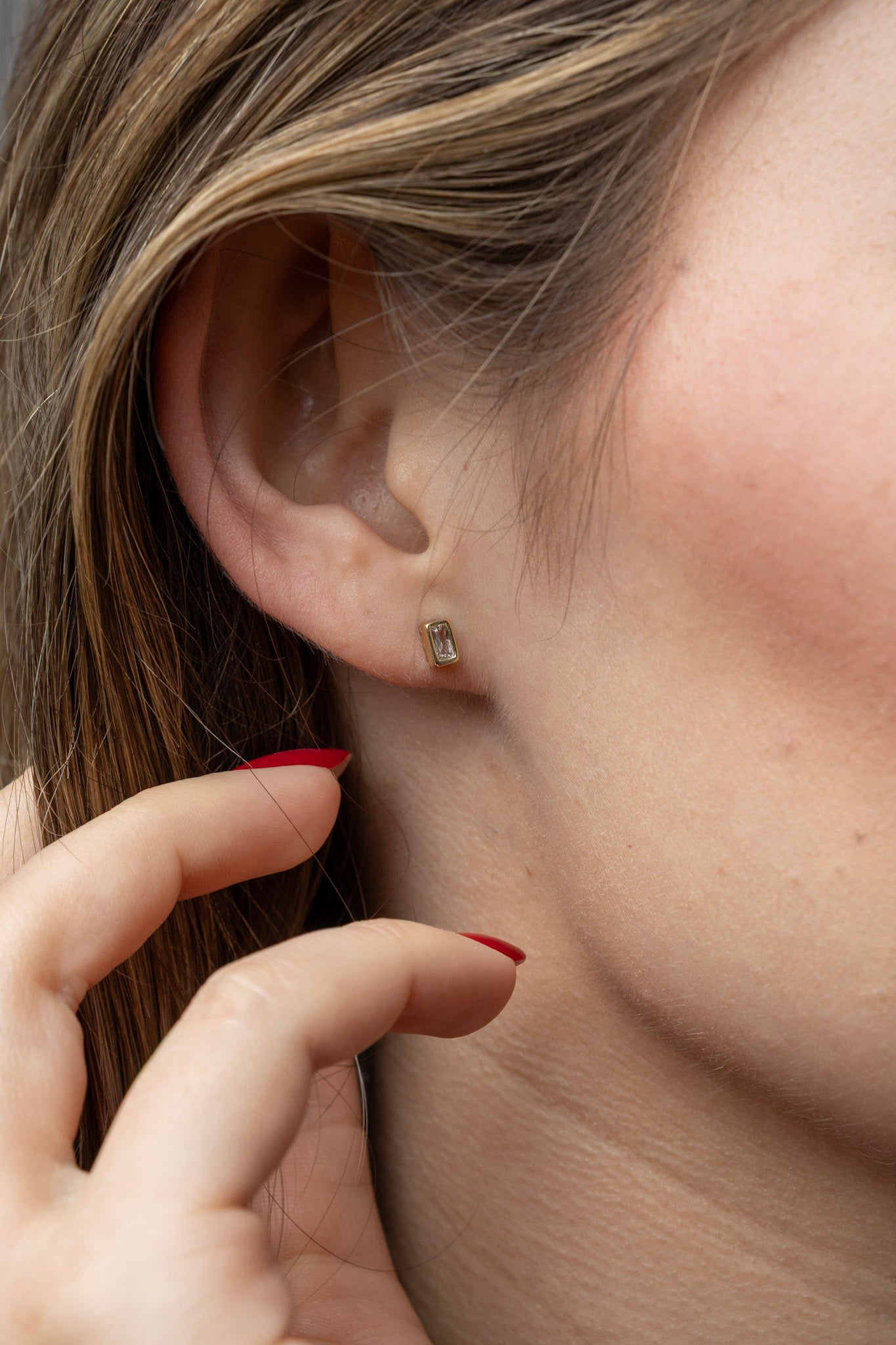 CAMi 18k Gold Filled Mini Bezel Baguette Stud Earrings – Dainty, Minimalist & Modern