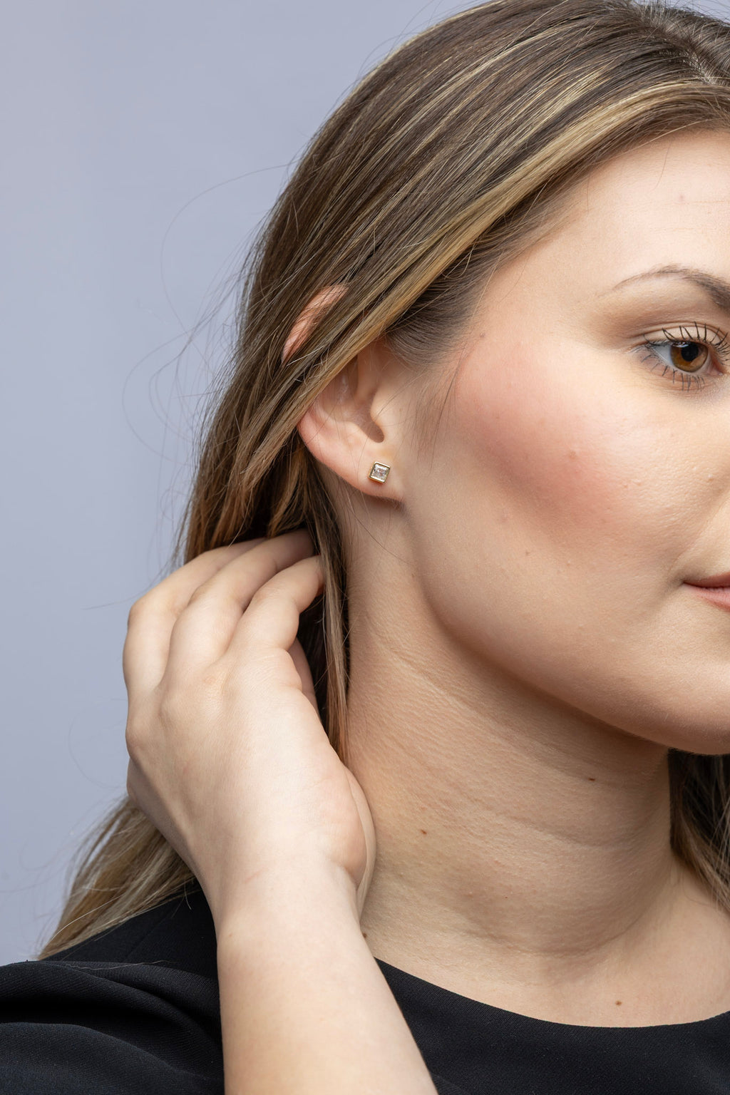 CAMi 18k Gold Filled Square Stud Earrings with Detailed Bezel – Elegant, Sparkling & Timeless