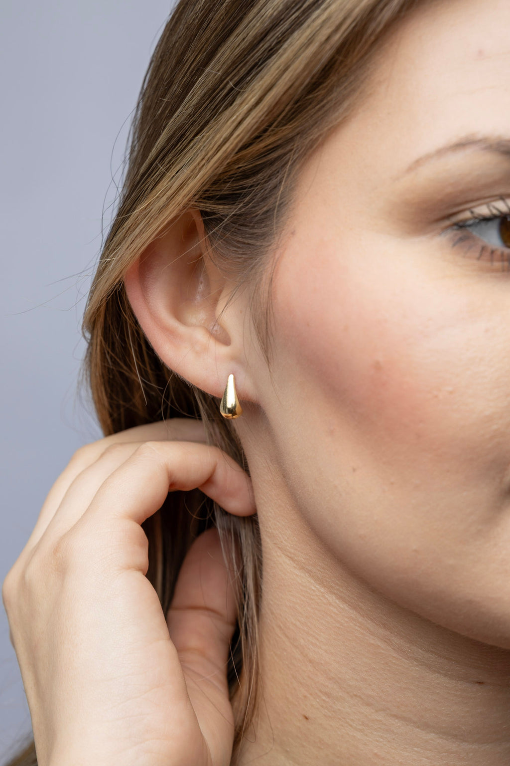 CAMi 18k Gold Filled 12mm Teardrop Stud Earrings – Elegant, Timeless & Versatile