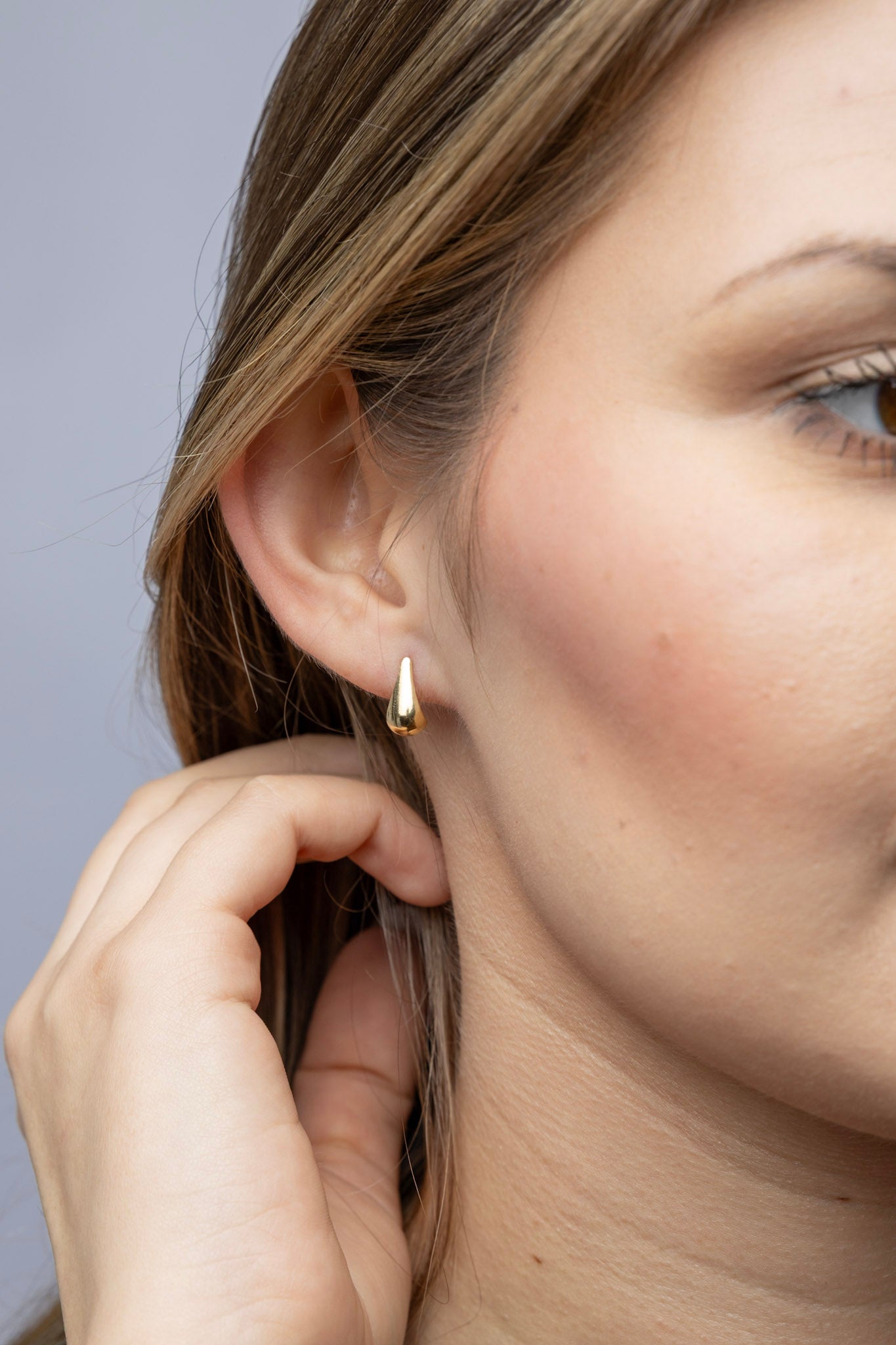CAMi 18k Gold Filled 12mm Teardrop Stud Earrings – Elegant, Timeless & Versatile