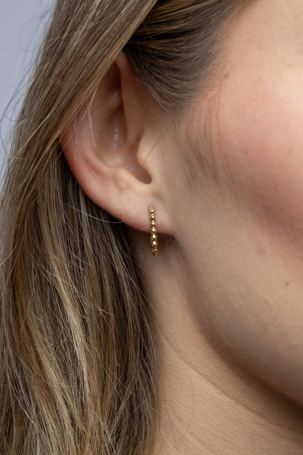 18k Gold Filled Beaded Rectangle Clicker Earrings – Modern, Trendy & Handcrafted in Brazil